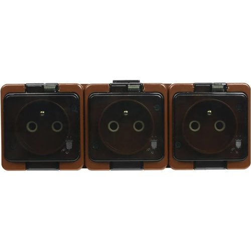 Triple splash-proof socket with smoked flap s/m 3p+Z 16A, 250V IP44 (NT-316)